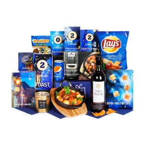 De kommen kerstpakketten zijn goedgevuld met etenswaren en een kom waarin je eten kunt serveren.