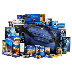 Het rugzak kerstpakket is gevuld met een handige tas maar ook drankjes en etenswaren.